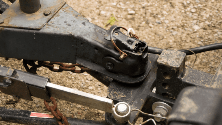Should you grease the weight distribution hitch?
