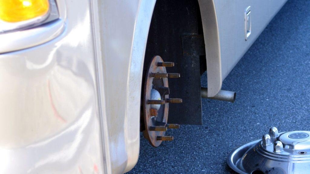 5 Best Jacks for RV Tire Change in 2023 [Review] TowPedia