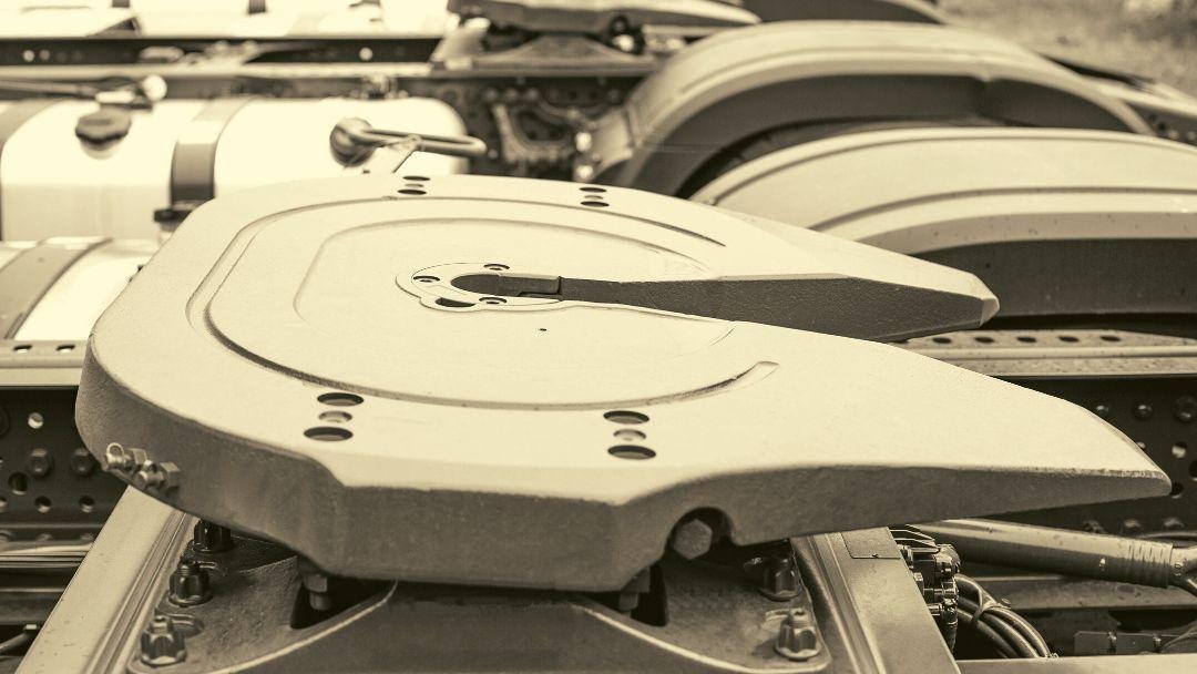 Unlock the Secrets Which 5th Wheel Hitch Do I Need? TowPedia